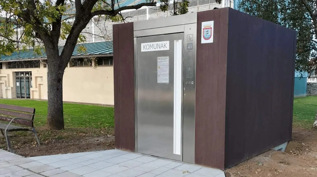 baño-público-abanto