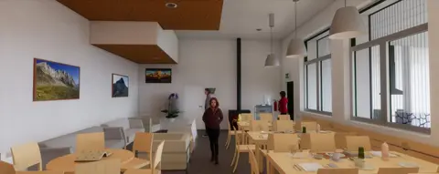 Imagen de una de las salas del albergue