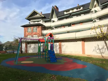 Se ha remozado toda la zona con nuevos bancos y papeleras