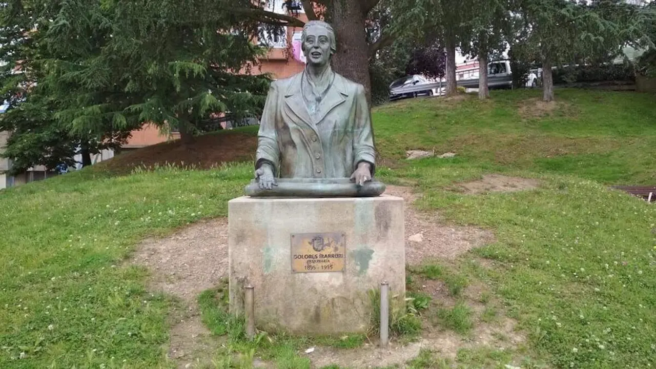 Monumento Dolores Ibarruri