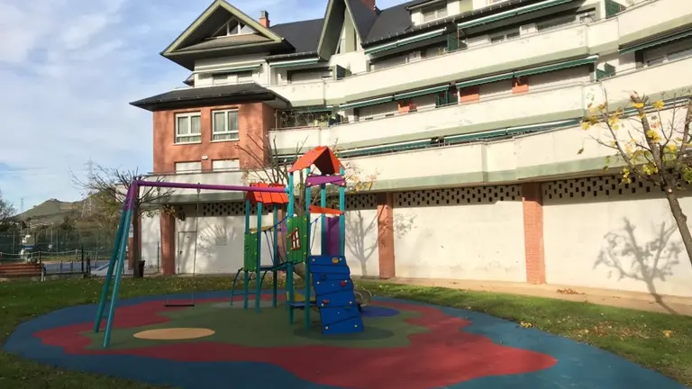 Se ha remozado toda la zona con nuevos bancos y papeleras