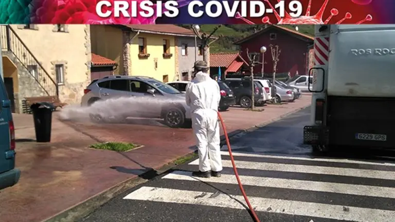 Los operarios trabajan diariamente en el municipio