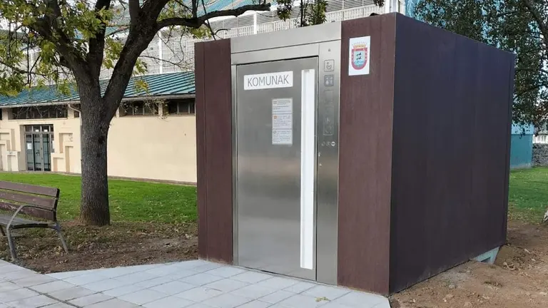 baño-público-abanto