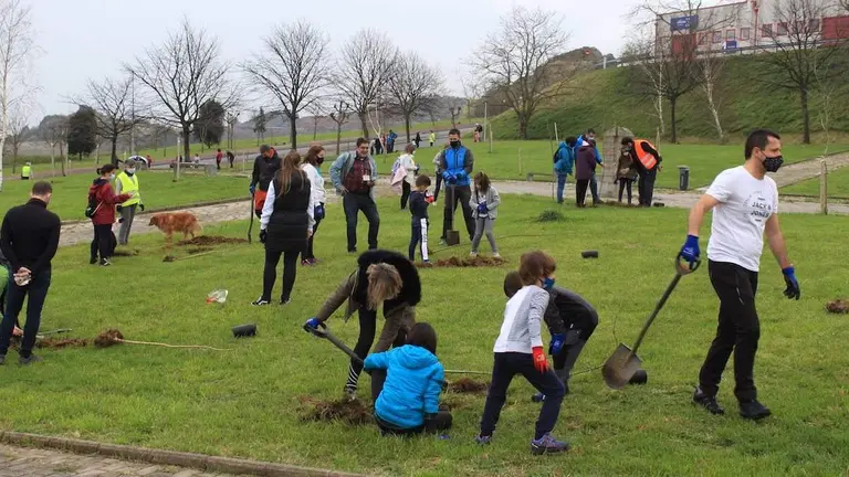 zuhaitz-eguna-abanto-2023